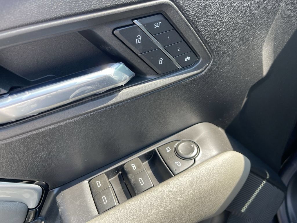 New 2026 Chevrolet Colorado ZR2 AWD/4WD image 13