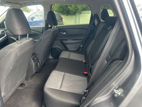 Used 2025 Nissan Rogue SV image 8