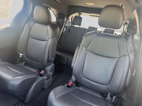 Used 2026 Toyota Sienna XSE FWD image 13