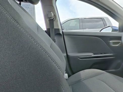 Used 2025 Kia K4 FWD image 26