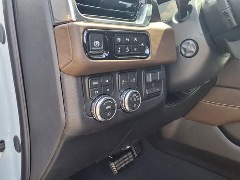 New 2026 GMC Yukon XL Denali Ultimate w/ LPO, Get Active Package image 12