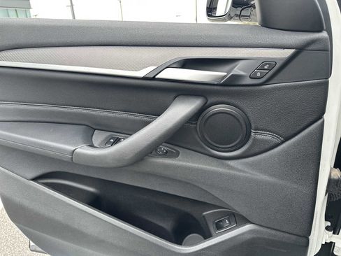 Used 2018 BMW X2 sDrive28i w/ M SportX Package image 21