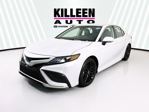 Used 2024 Toyota Camry XSE image 3