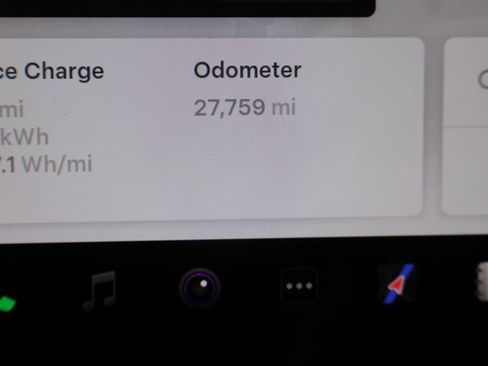 Used 2022 Tesla Model Y Long Range image 37