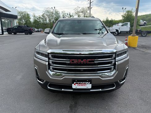 Used 2023 GMC Acadia SLT w/ Technology Package AWD/4WD image 8