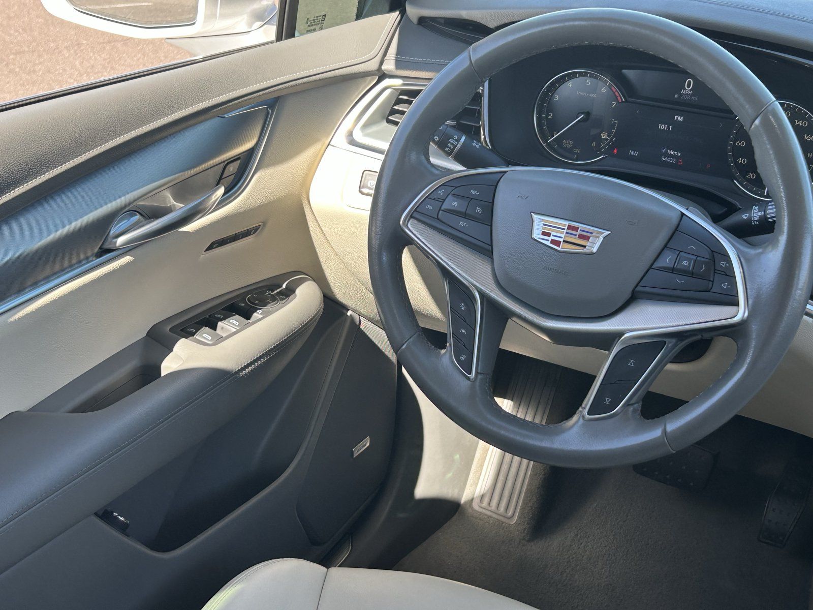 Certified 2020 Cadillac XT5 Premium Luxury FWD image 17