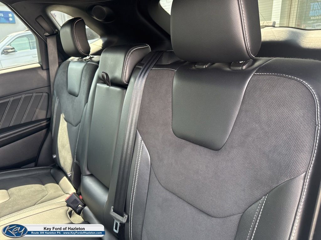 Used 2022 Ford Edge ST w/ Equipment Group 401A AWD/4WD image 40