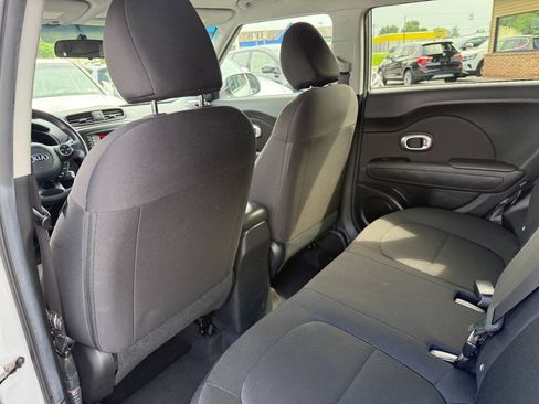Used 2015 Kia Soul FWD image 23