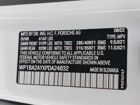 Certified 2023 Porsche Cayenne Platinum Edition AWD/4WD image 38