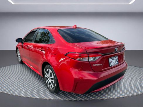 Used 2021 Toyota Corolla LE w/ Carpet Mat Package (TMS) FWD image 4