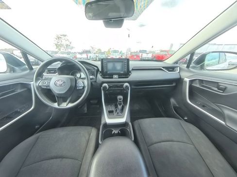 Used 2020 Toyota RAV4 LE image 23