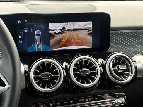 Used 2026 Mercedes-Benz GLB 250 image 19