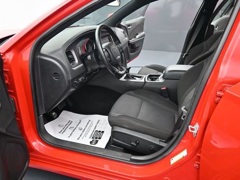 Used 2022 Dodge Charger SXT RWD image 17