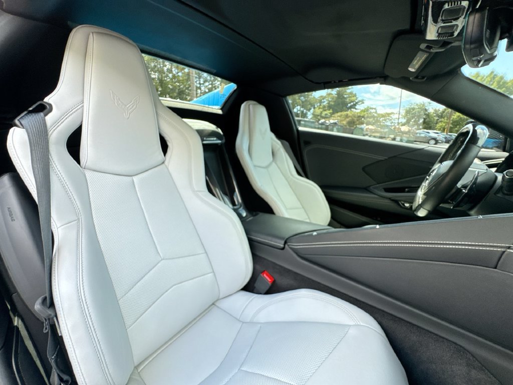 Used 2025 Chevrolet Corvette Z06 RWD image 32
