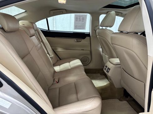 Used 2014 Lexus ES 350 w/ Luxury Package FWD image 54