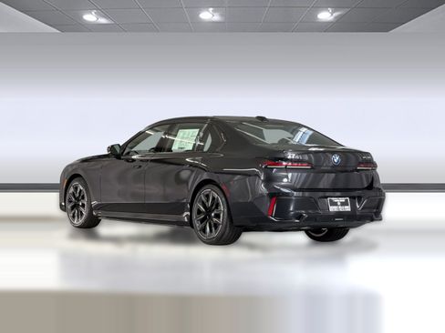 New 2026 BMW i7 eDrive50 w/ M Sport Package RWD image 3