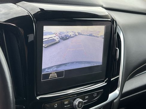 Used 2021 Chevrolet Traverse LT AWD/4WD image 19
