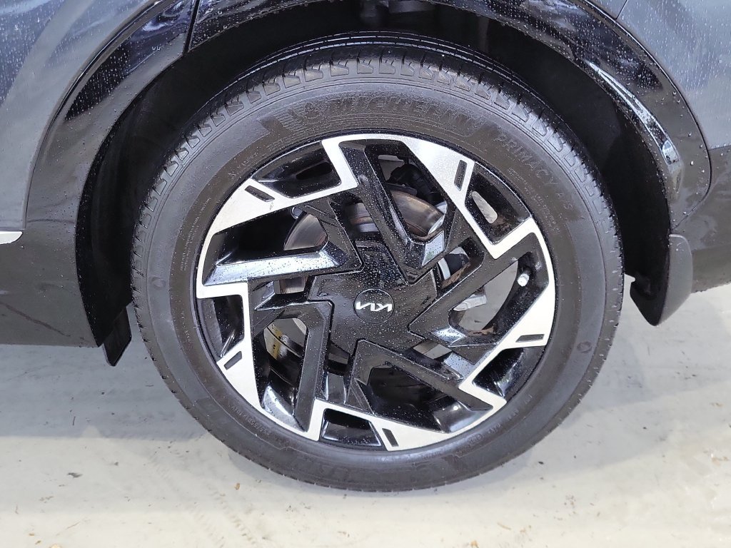Certified 2023 Kia Sportage SX FWD image 11