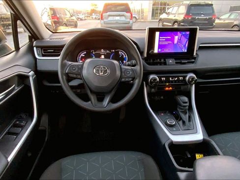 Used 2025 Toyota RAV4 XLE w/ Convenience Package image 6