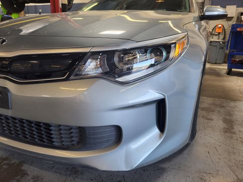 Used 2017 Kia Optima Premium w/ Hybrid Convenience Package FWD image 24