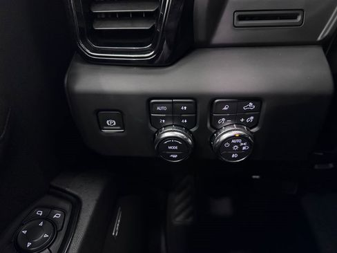 Certified 2025 GMC Sierra 2500 AT4 AWD/4WD image 24