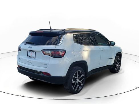 Used 2024 Jeep Compass Limited w/ Elite Group AWD/4WD image 4
