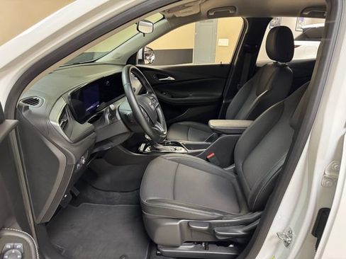 Used 2025 Buick Encore GX Preferred FWD image 8