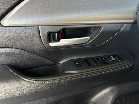 Used 2025 Toyota Grand Highlander AWD image 10