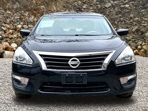 Used 2015 Nissan Altima 2.5 S w/ Sport Value Package image 3