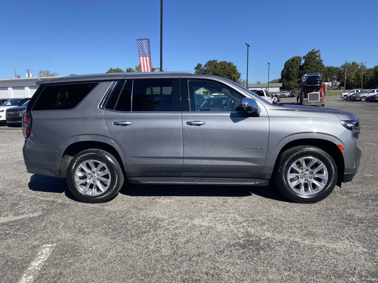 Used 2021 Chevrolet Tahoe Premier w/ Premium Package RWD image 9