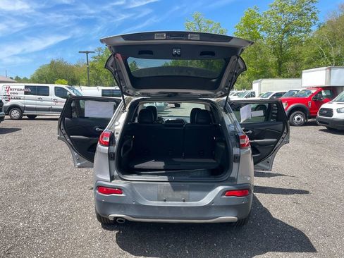 Used 2017 Jeep Cherokee Limited AWD/4WD image 25