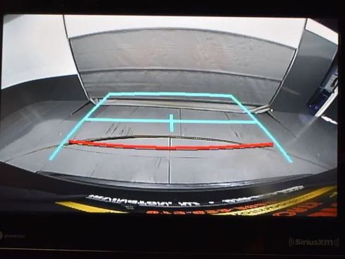 Used 2022 Toyota C-HR XLE image 31