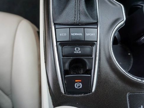 Used 2023 Toyota Camry XLE image 17