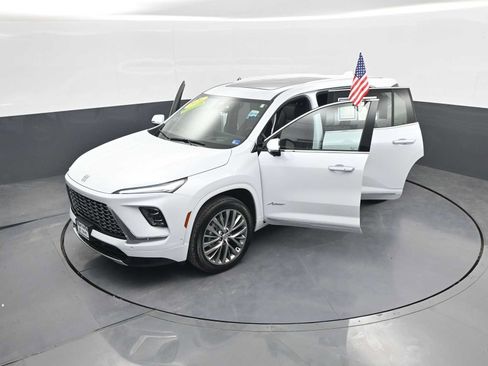 Used 2026 Buick Enclave Avenir w/ Super Cruise Package AWD/4WD image 53
