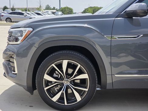 Used 2025 Volkswagen Atlas Cross Sport SEL Premium R-Line AWD/4WD image 6