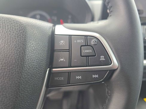 Certified 2025 Toyota Grand Highlander FWD image 29