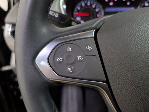 Used 2023 Chevrolet Traverse LT image 19