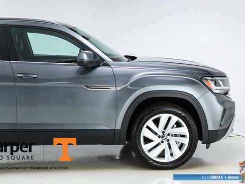 Used 2023 Volkswagen Atlas Cross Sport SE w/ Panoramic Sunroof Package FWD image 12