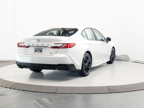 Used 2025 Toyota Camry SE FWD image 11
