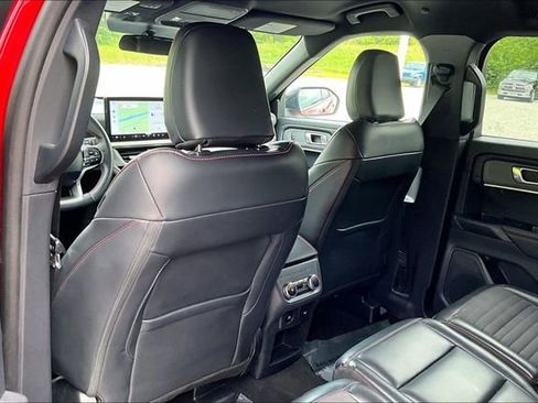 Used 2025 Ford Explorer ST-Line w/ ST-Line Street Pack AWD/4WD image 35