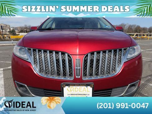 Used 2013 Lincoln MKX AWD image 2