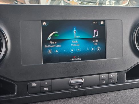 Used 2024 Mercedes-Benz Sprinter 2500 image 21