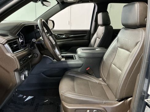 Used 2021 GMC Yukon Denali w/ Denali Premium Package AWD/4WD image 14