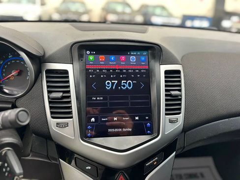 Used 2016 Chevrolet Cruze LT w/ Technology Package image 39