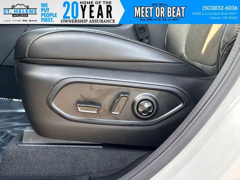 New 2025 Jeep Grand Cherokee Altitude image 18