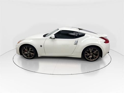 Used 2016 Nissan 370Z w/ Sport Package image 5