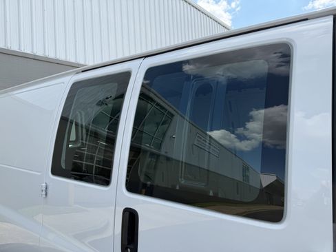 New 2026 Chevrolet Express 3500 Extended RWD image 23