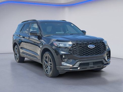 Used 2025 Ford Explorer ST-Line w/ ST-Line Street Pack AWD/4WD image 5