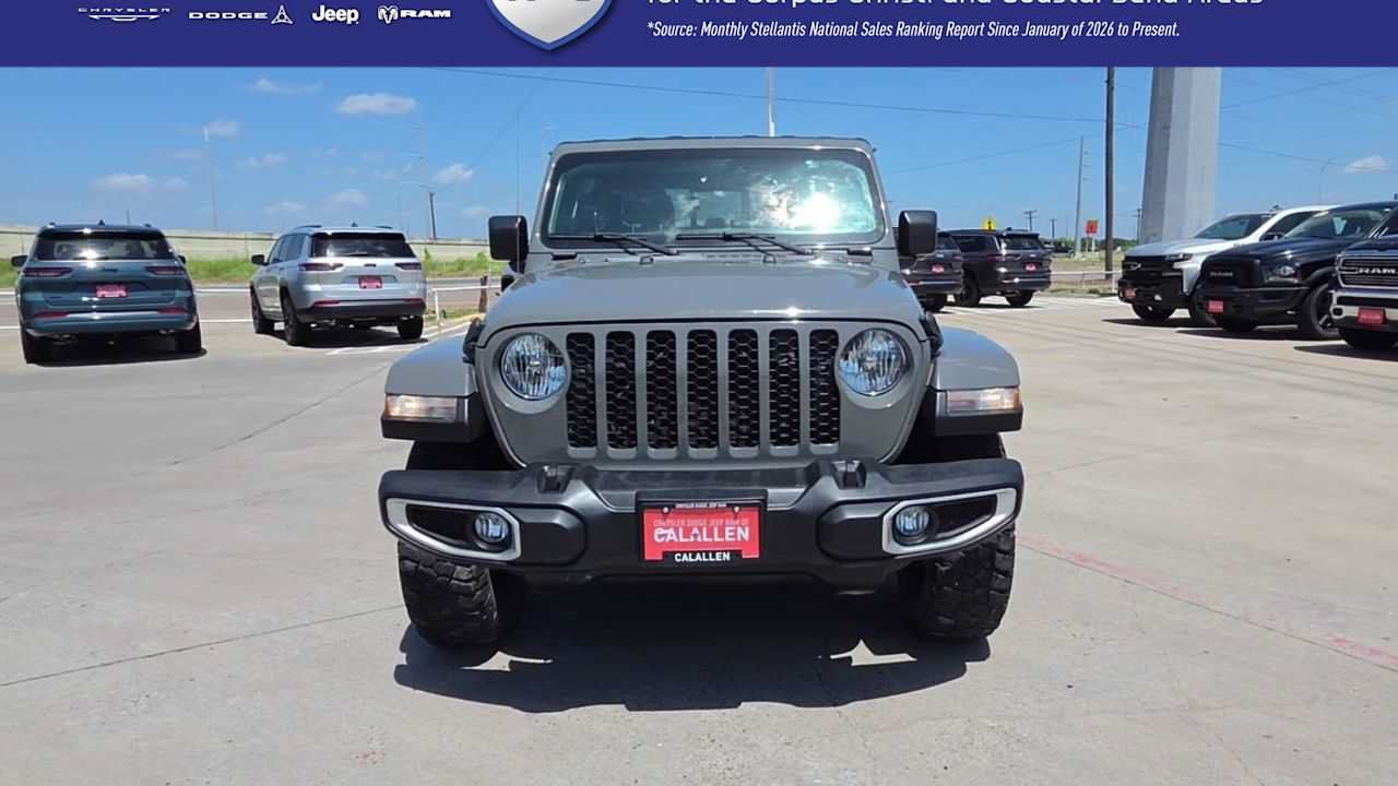Certified 2023 Jeep Gladiator Overland AWD/4WD image 3