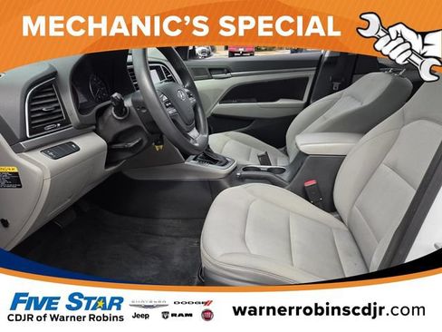 Used 2017 Hyundai Elantra SE FWD image 5